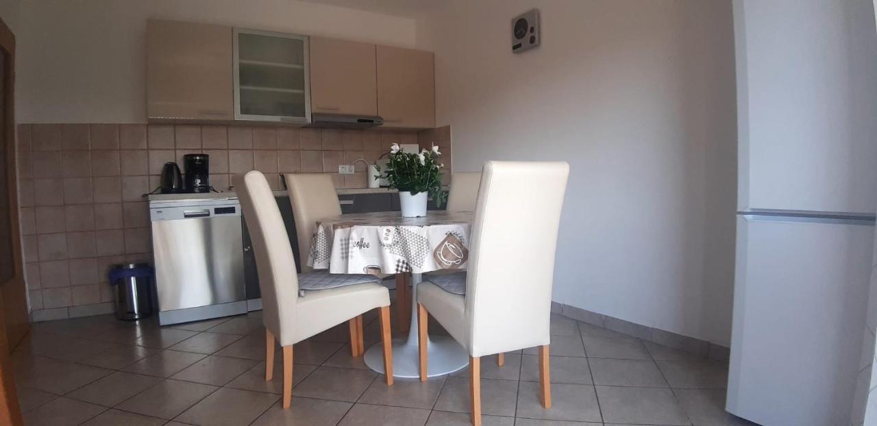 Apartman Lidija Linardići Buitenkant foto